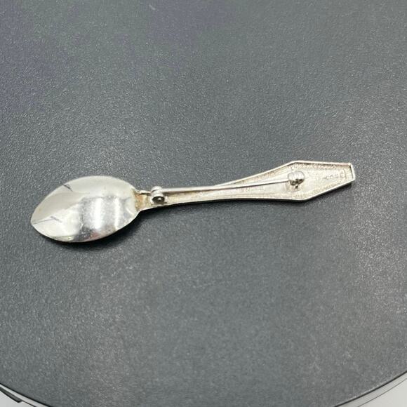 Signed Sterling Silver Vintage Mini Decorated Handle Condiment Spoon Brooch - Picture 2 of 11